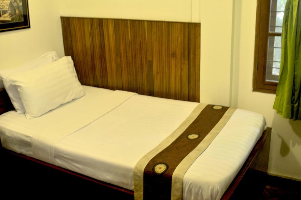 Classique Inn Yangon Ngoại thất bức ảnh